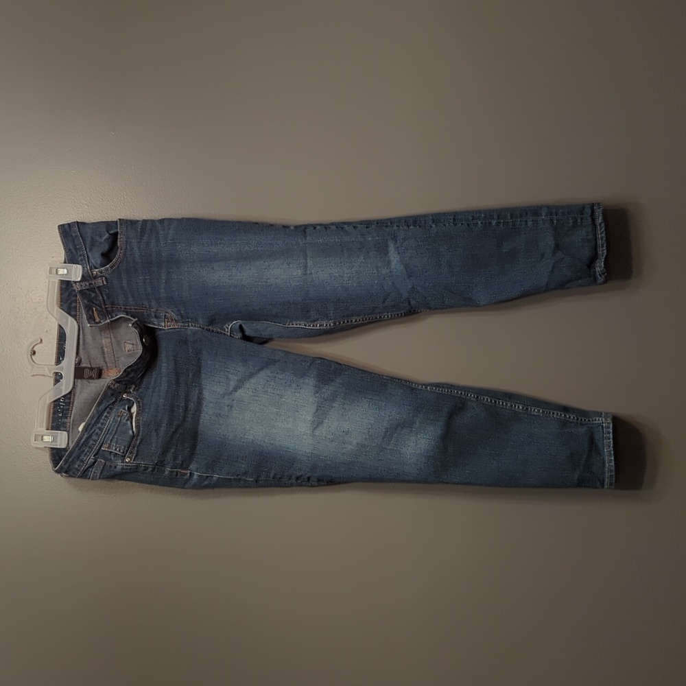 Above the ankle denim capris